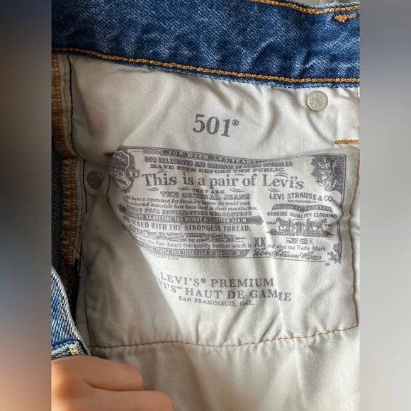 Levi's 501 Classic Blue Jeans - Picture 4 of 6